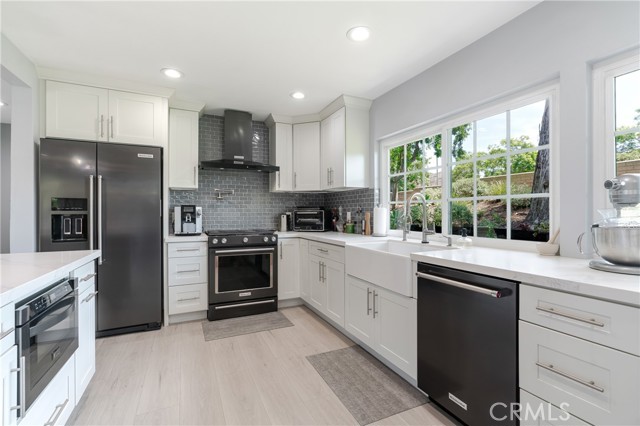 12 Juniper, Irvine CA: https://media.crmls.org/medias/dbe3289e-f8ab-401e-827d-4fe5e112101c.jpg