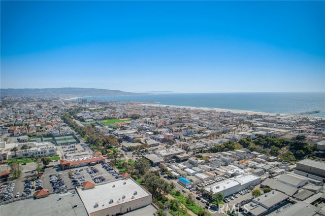 1707 Pacific Coast Highway, Hermosa Beach, California 90254, 2 Bedrooms Bedrooms, ,2 BathroomsBathrooms,Residential,For Sale,Pacific Coast Highway,SB24075090