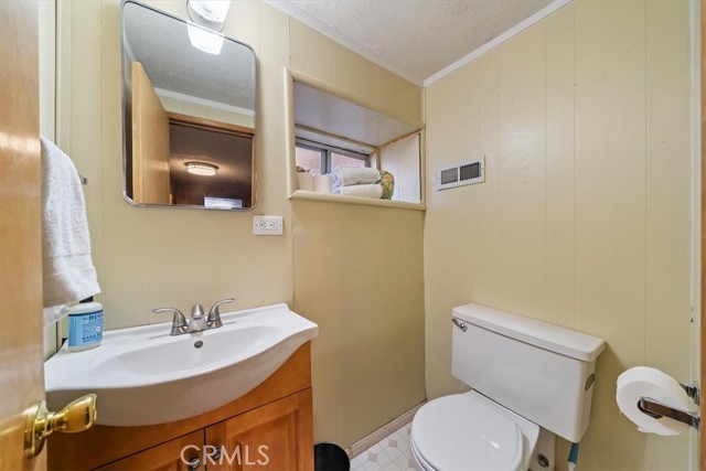 Detail Gallery Image 27 of 41 For 33338 Wild Rose, Green Valley Lake,  CA 92341 - 3 Beds | 2/1 Baths