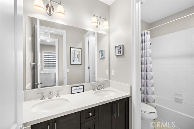 42 Castellana, Lake Forest CA: https://media.crmls.org/medias/dbe3c8d4-b063-462d-add7-5662f4982f95.jpg