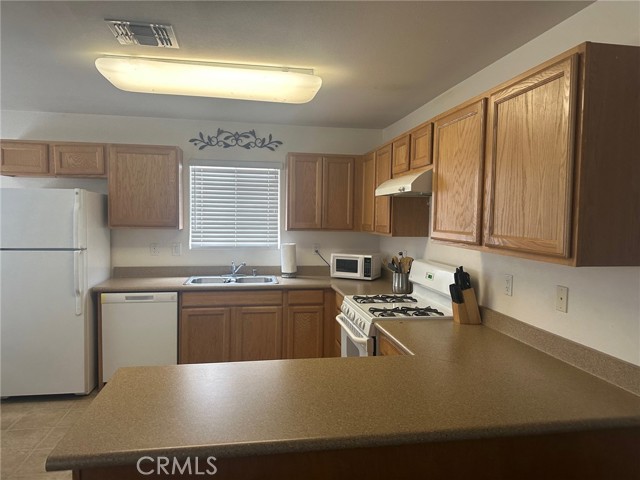 73482 Desert Trail Drive,  CA: https://media.crmls.org/medias/dbe3fa35-26c3-4da0-a021-45e569ffe49b.jpg