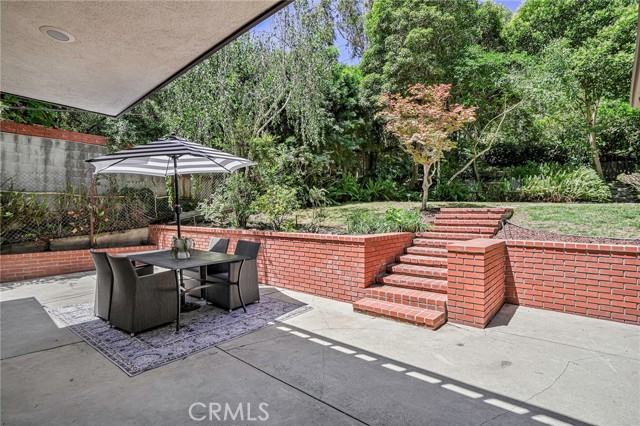 3975 Van Noord Avenue, Studio City CA: https://media.crmls.org/medias/dbe42fff-ac9d-4cc1-a5f5-2ec7bfdc5d6b.jpg