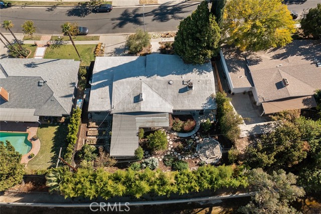 4835 Almidor Avenue, Woodland Hills CA: https://media.crmls.org/medias/dbe43bdf-38fe-4e44-8795-e3b8d35ab9df.jpg