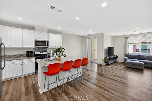 Detail Gallery Image 9 of 48 For 2845 E Berry Loop #33,  Ontario,  CA 91761 - 2 Beds | 2 Baths