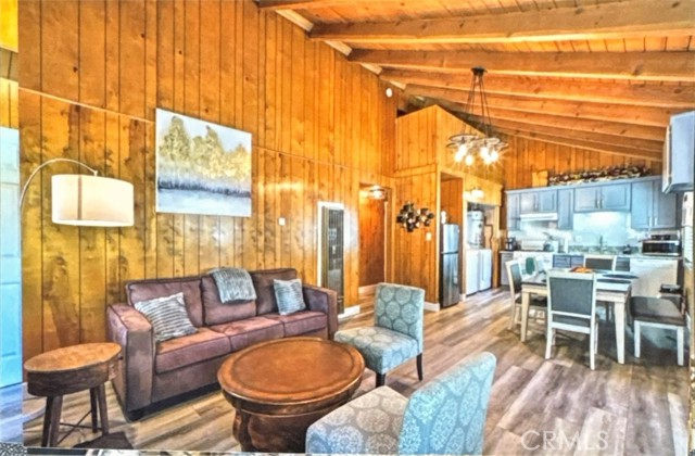 Detail Gallery Image 9 of 29 For 41667 Brownie Ln, Big Bear Lake,  CA 92315 - – Beds | – Baths