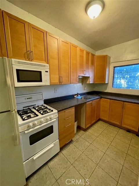 Detail Gallery Image 11 of 38 For 4125 S Figueroa St #101,  Los Angeles,  CA 90037 - 2 Beds | 1 Baths