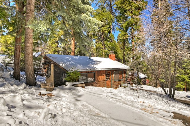 Detail Gallery Image 1 of 1 For 820 Ivy Ln, Lake Arrowhead,  CA 92352 - 2 Beds | 1 Baths