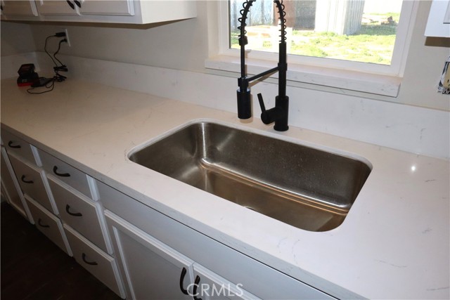 Detail Gallery Image 11 of 22 For 12639 Daisy, Boron,  CA 93516 - 3 Beds | 1/1 Baths