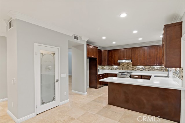 Detail Gallery Image 9 of 37 For 1472 Pinewood Dr, Corona,  CA 92881 - 3 Beds | 2/1 Baths