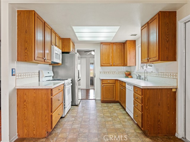 Detail Gallery Image 21 of 41 For 17740 Linden, Hesperia,  CA 92345 - 3 Beds | 2 Baths