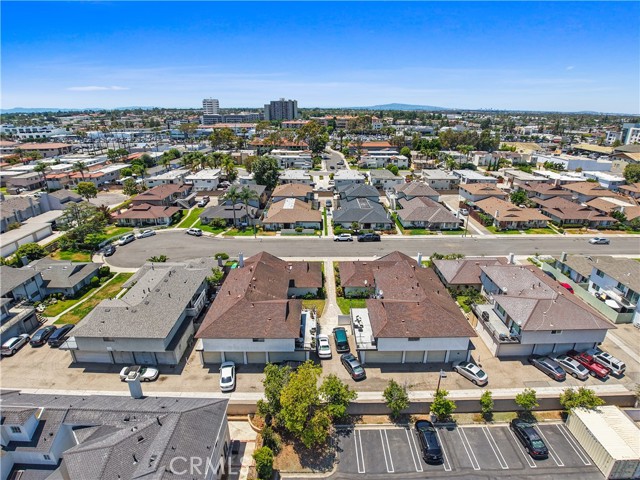 18702 Demion Lane, Huntington Beach CA: https://media.crmls.org/medias/dbe70938-344c-4cda-984e-c54da9302b09.jpg