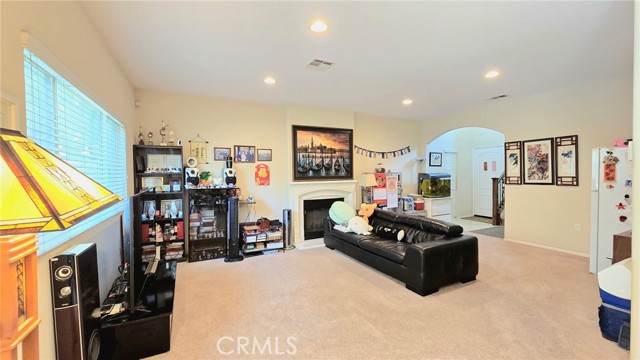 1063 S Reservoir Street, Pomona CA: https://media.crmls.org/medias/dbe73fea-6e30-499c-827c-368c3cb8b95e.jpg
