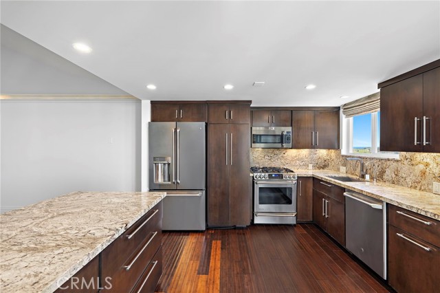 Detail Gallery Image 7 of 26 For 310 Fernando St #307,  Newport Beach,  CA 92661 - 2 Beds | 2 Baths