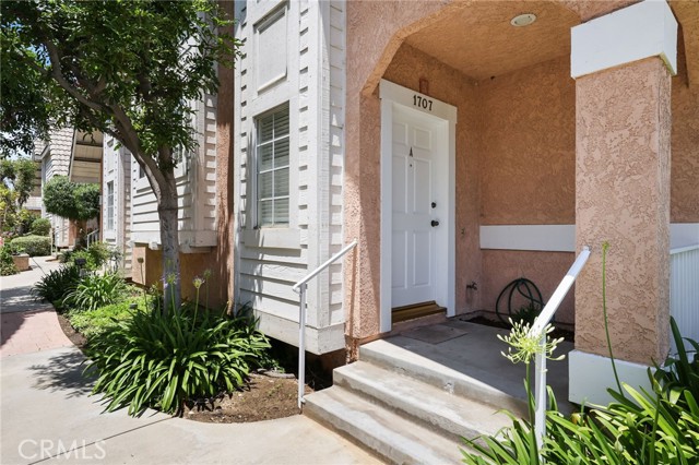 1707 Pepper Street, Alhambra CA: https://media.crmls.org/medias/dbe94a52-2551-44b0-9fd2-94acab9ade65.jpg