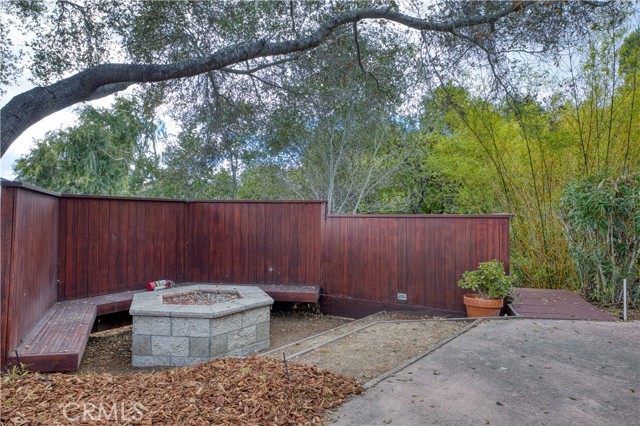 Fire pit with seating