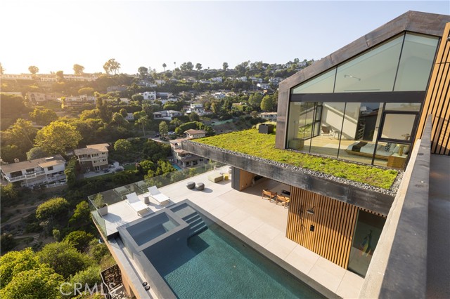 1000 Oriole Drive, Laguna Beach CA: https://media.crmls.org/medias/dbe9ac30-8016-44a3-8674-2916864e4841.jpg