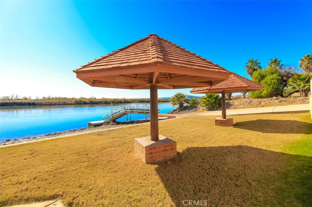 https://media.crmls.org/medias/dbe9c6fd-4a41-4720-94e6-89551bc1f11e.jpg?preset=X-Large
