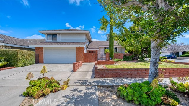 Detail Gallery Image 1 of 40 For 2702 Canary Dr, Costa Mesa,  CA 92626 - 5 Beds | 3 Baths