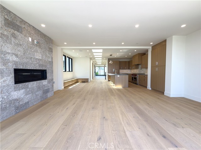 Detail Gallery Image 35 of 56 For 404 16th St, Manhattan Beach,  CA 90266 - 5 Beds | 5/2 Baths