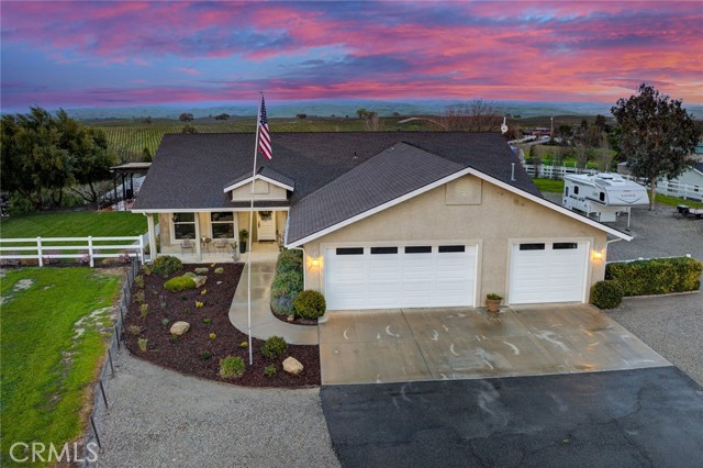 Detail Gallery Image 4 of 64 For 5095 White Tail Place, Paso Robles,  CA 93446 - 4 Beds | 2 Baths