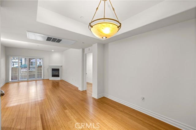 Detail Gallery Image 6 of 37 For 15206 Burbank Bld #104,  Sherman Oaks,  CA 91411 - 2 Beds | 2/1 Baths