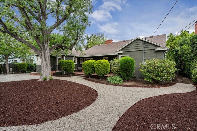3500 Grayburn Road, Pasadena CA: https://media.crmls.org/medias/dbec2cf0-ce3a-42f8-8958-436d621ecaf9.jpg