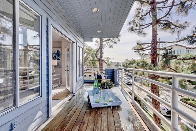 Deck off of living room