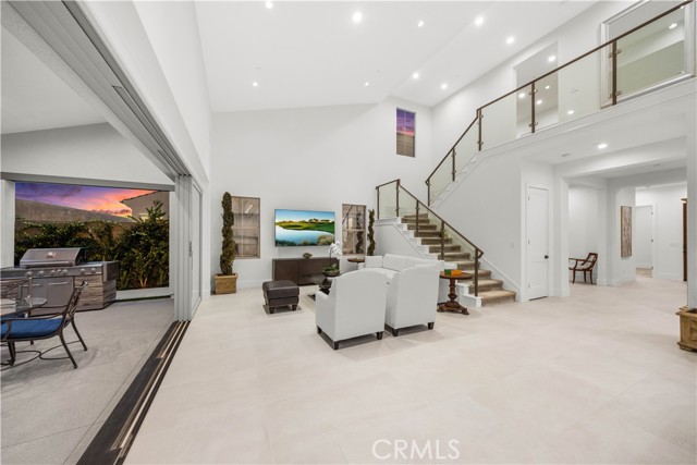52 Longchamp, Irvine CA: https://media.crmls.org/medias/dbecd64c-7a9a-4e25-ab44-1fc74776f64e.jpg