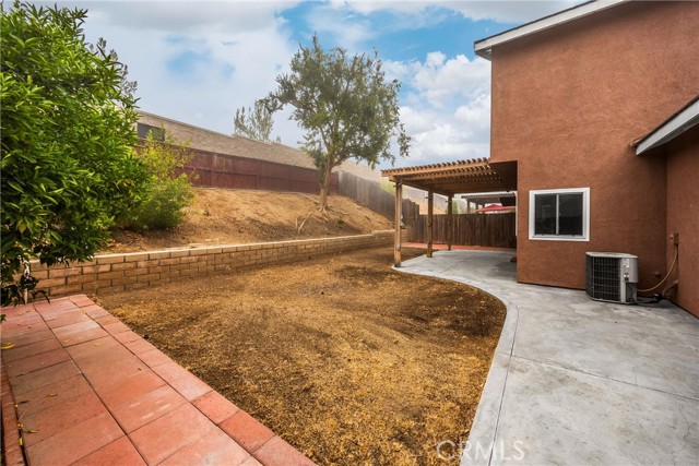 1443 Sutherland Drive, Riverside CA: https://media.crmls.org/medias/dbecd7de-5a9a-425f-8f00-eb12319a6fda.jpg