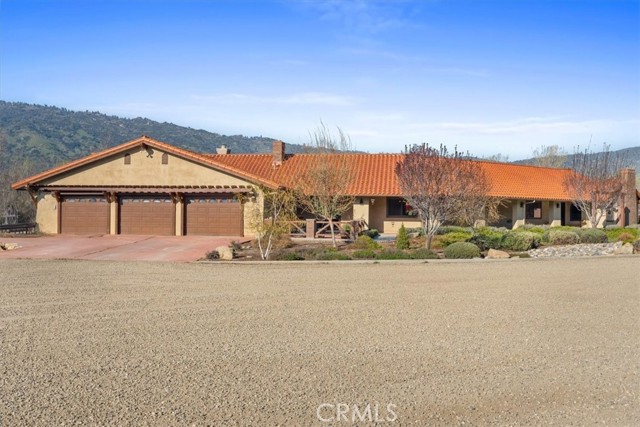 Detail Gallery Image 13 of 73 For 28601 Cumberland Rd, Tehachapi,  CA 93561 - 5 Beds | 4 Baths