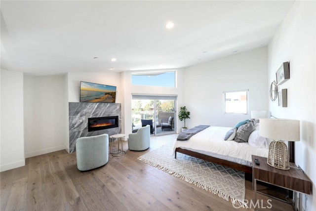 Detail Gallery Image 18 of 25 For 3918 E Coast Highway, Corona Del Mar,  CA 92625 - 3 Beds | 2/1 Baths