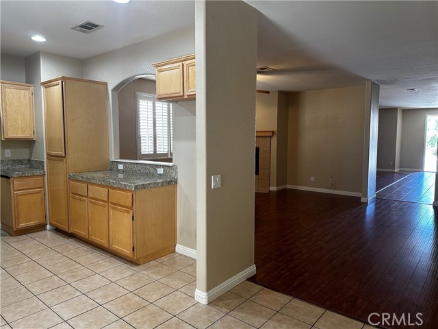 Detail Gallery Image 7 of 22 For 12605 Madrona St, Victorville,  CA 92394 - 3 Beds | 2 Baths