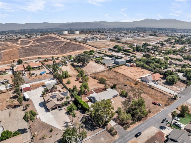 18150 Granite Avenue, Riverside CA: https://media.crmls.org/medias/dbee3076-433e-45b4-8c70-2b80982b154d.jpg
