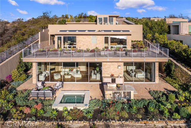 3355 Alta Laguna Boulevard, Laguna Beach CA: https://media.crmls.org/medias/dbeea8a8-a9e1-4c98-b4ab-0fb3af5c6f78.jpg
