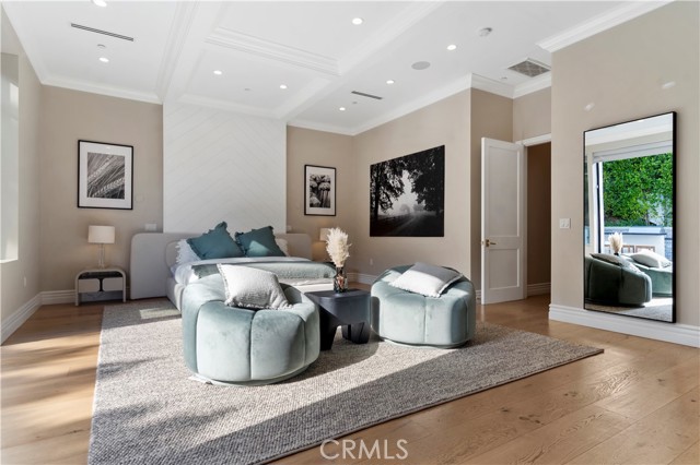 4635 Brewster Drive, Tarzana CA: https://media.crmls.org/medias/dbeebfa5-77c0-4c8a-8b68-84a8f924e35f.jpg