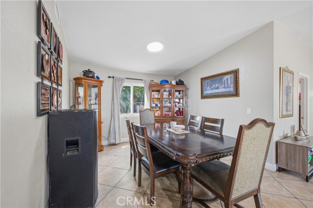 Detail Gallery Image 13 of 45 For 611 S Laurel Ave, Ontario,  CA 91762 - 4 Beds | 1 Baths