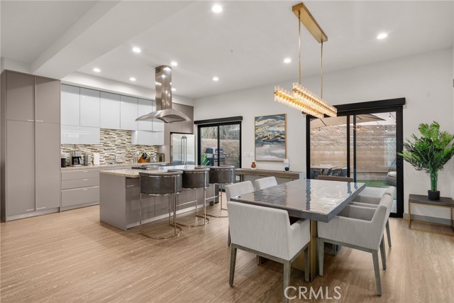 Detail Gallery Image 14 of 37 For 18703 Redwing St, Tarzana,  CA 91356 - 3 Beds | 2/1 Baths