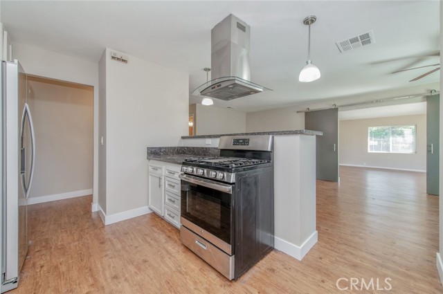 1334 Ardilla Avenue photo 13
