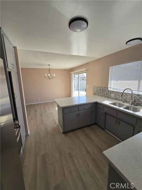 Detail Gallery Image 4 of 14 For 560 Hart St, Hemet,  CA 92543 - 3 Beds | 2/1 Baths