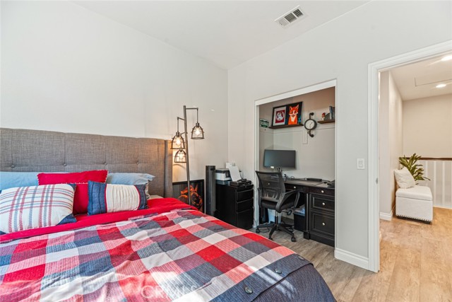 Image 23 of 36 For 43078 Avenida Amistad