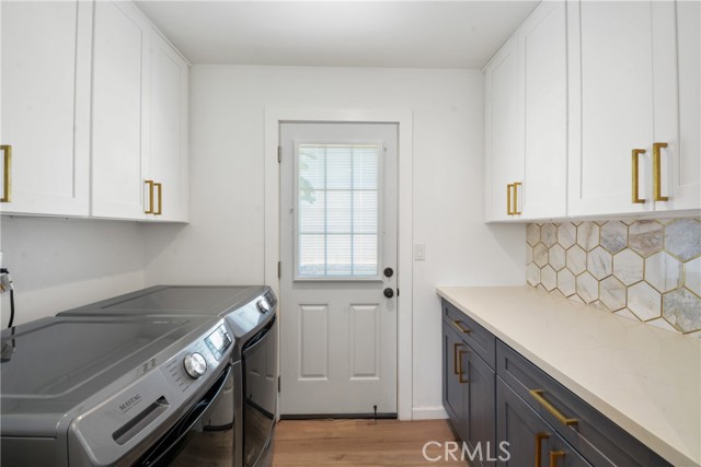 6091 Larchwood Drive, Huntington Beach CA: https://media.crmls.org/medias/dbf0188d-98cd-466f-966b-643f3a53e947.jpg