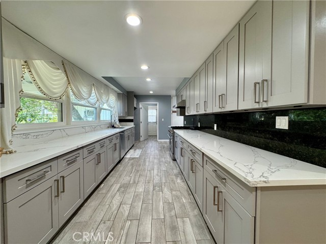 3030 San Juan Drive, Fullerton CA: https://media.crmls.org/medias/dbf0714b-29c8-44b1-bca9-d2ffae07c5f1.jpg
