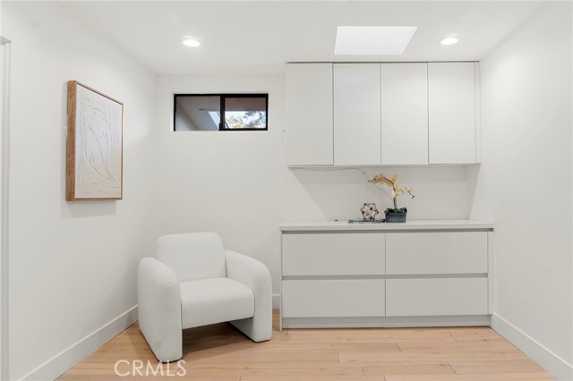 5265 Del Moreno Drive, Woodland Hills CA: https://media.crmls.org/medias/dbf09837-3cca-4a54-be1a-5cadab9b03af.jpg