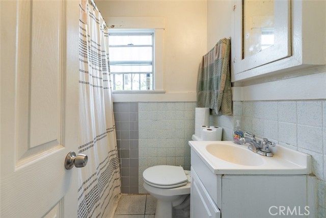 Detail Gallery Image 35 of 39 For 1324 N Kenmore Ave, Los Angeles,  CA 90027 - 4 Beds | 2 Baths