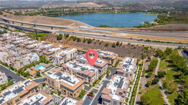 59 Sanctuary Lane, Mission Viejo CA: https://media.crmls.org/medias/dbf0ff45-971c-4d87-aca3-2dfdf58009bb.jpg
