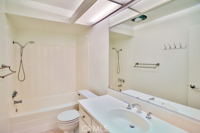 Detail Gallery Image 10 of 29 For 576 N Bellflower Bld #315,  Long Beach,  CA 90814 - 1 Beds | 1 Baths