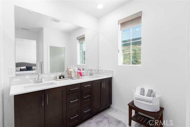 2106 Bluestone Circle, Chula Vista, California 91913, 3 Bedrooms Bedrooms, ,3 BathroomsBathrooms,Residential,For Sale,Bluestone Circle,PW24120519