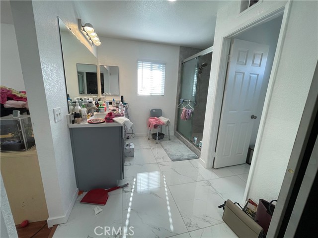 Detail Gallery Image 11 of 18 For 130 Ashbrook Lane, Pomona,  CA 91766 - 4 Beds | 3 Baths