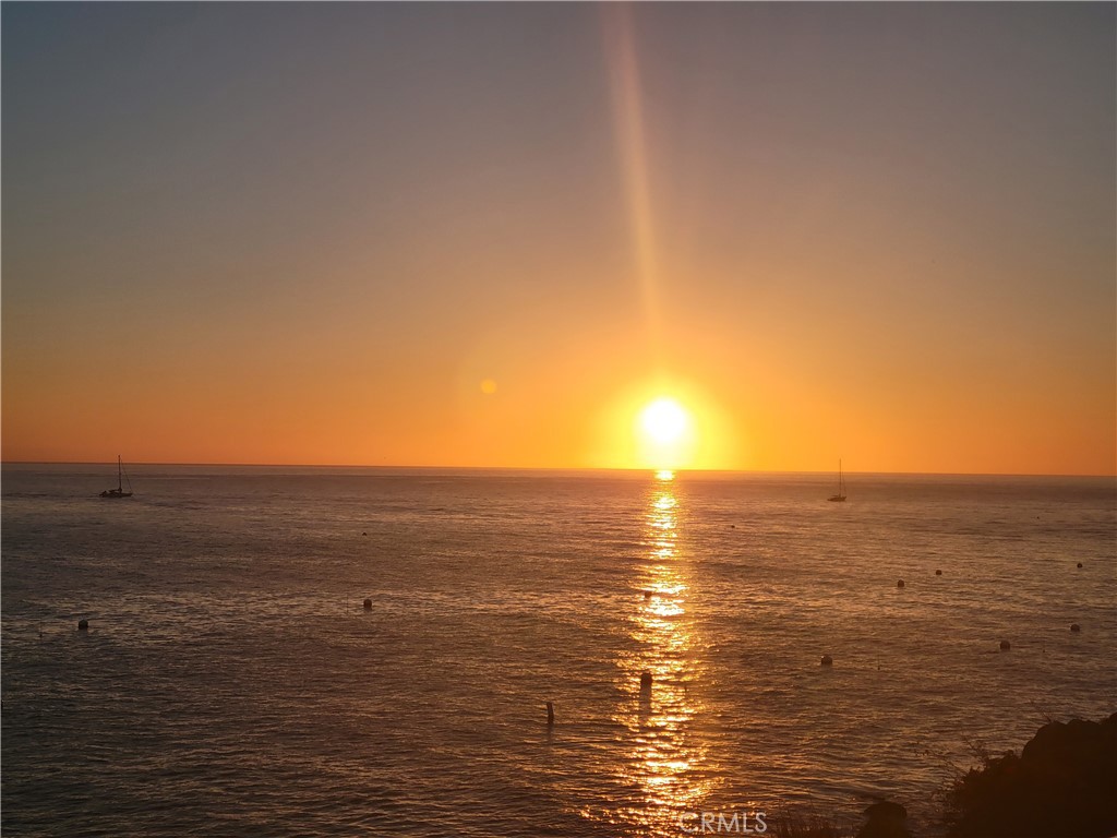 https://media.crmls.org/medias/dbf33f3b-8884-4f5d-97b2-0ee1963365a0.jpg?preset=X-Large