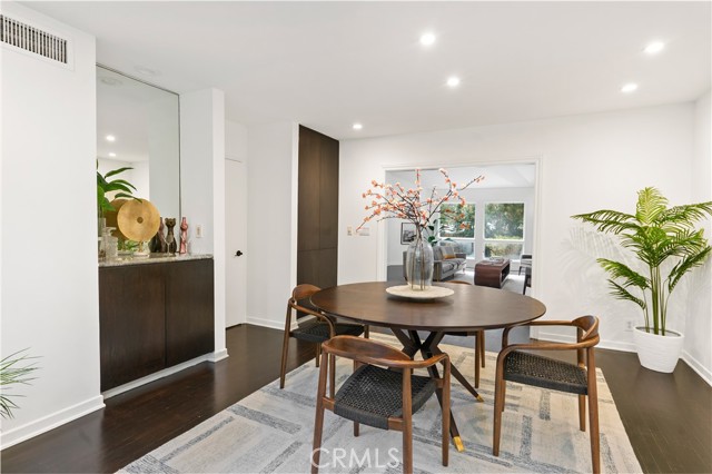 1156 S Carmelina Avenue, Los Angeles CA: https://media.crmls.org/medias/dbf397d7-1a40-4b4e-96b8-fc6857680d62.jpg